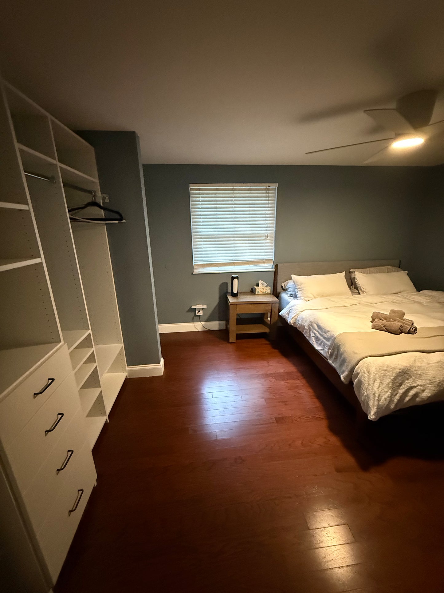 Master Bedroom (upstairs) | 1 King
