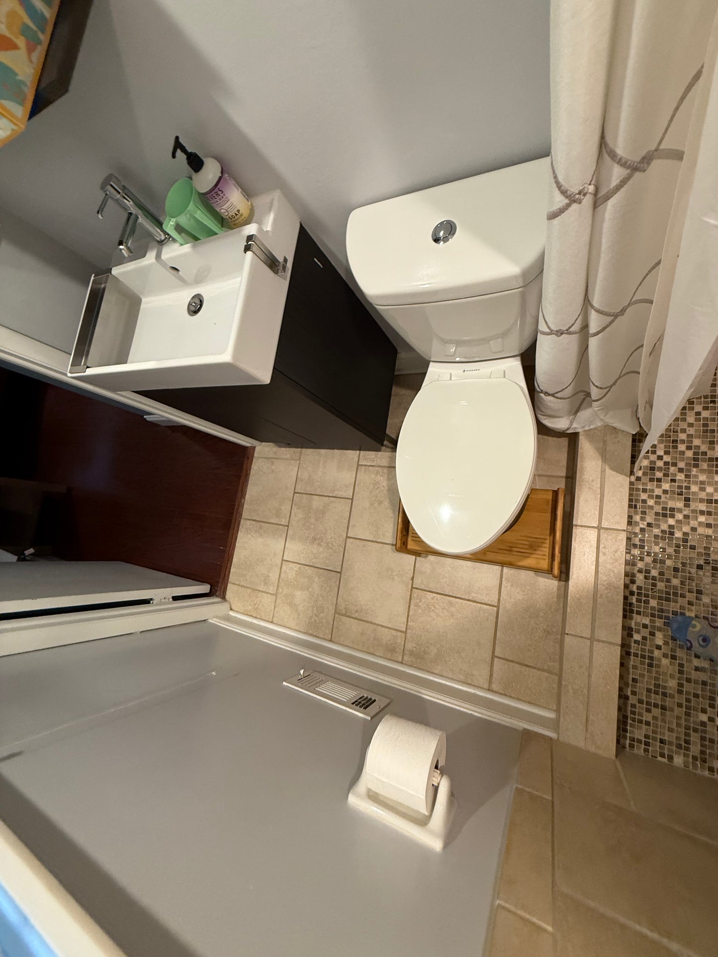 Master Bedroom (upstairs) | 1 King