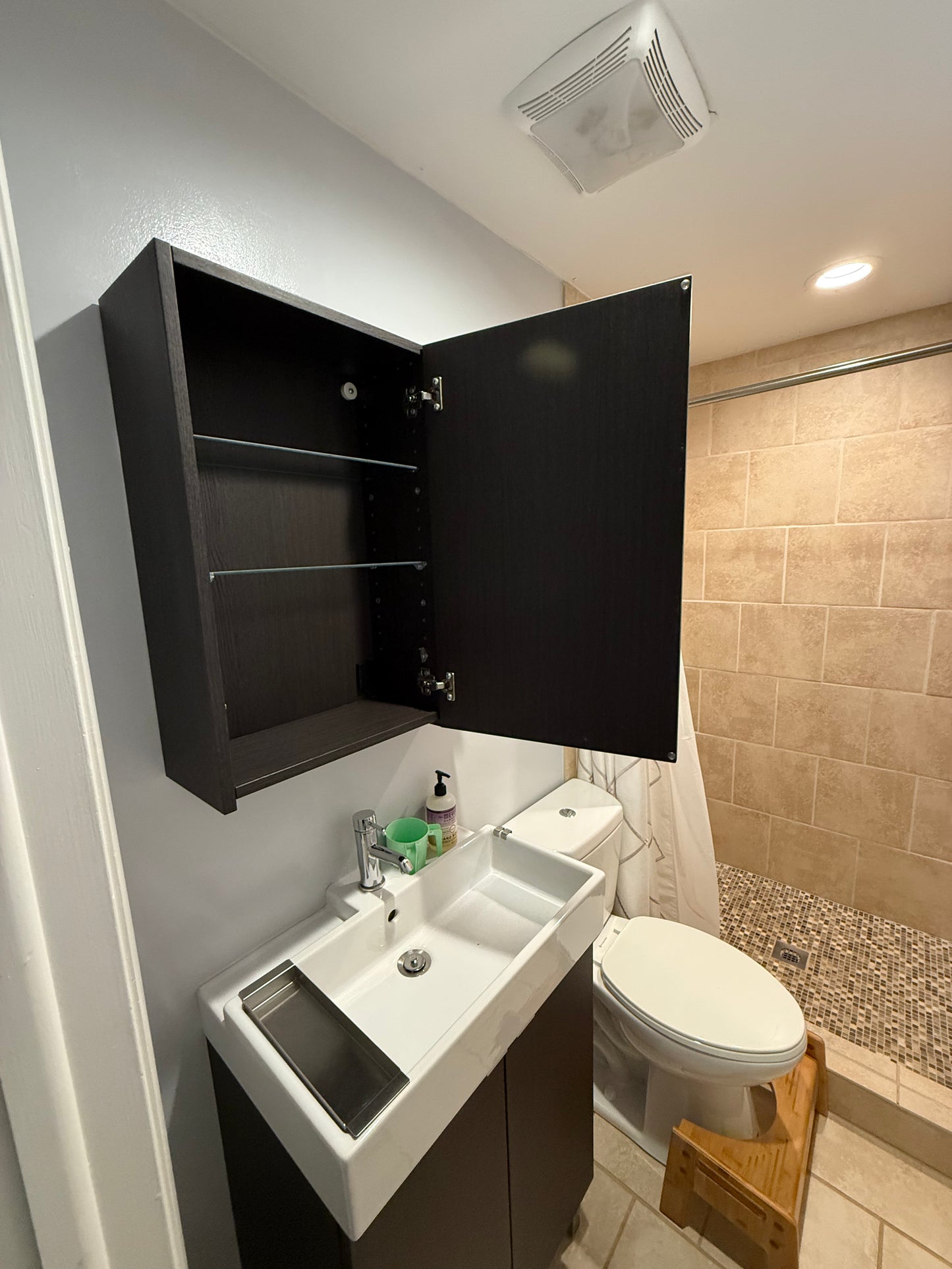 Master Bedroom (upstairs) | 1 King