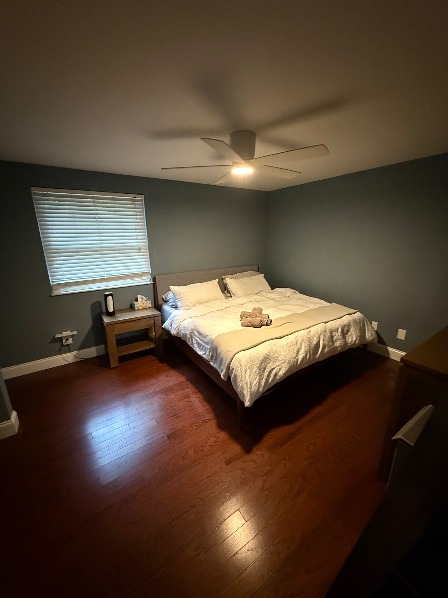 Master Bedroom (upstairs) | 1 King