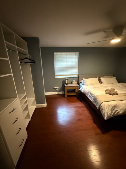 Master Bedroom (upstairs) | 1 King