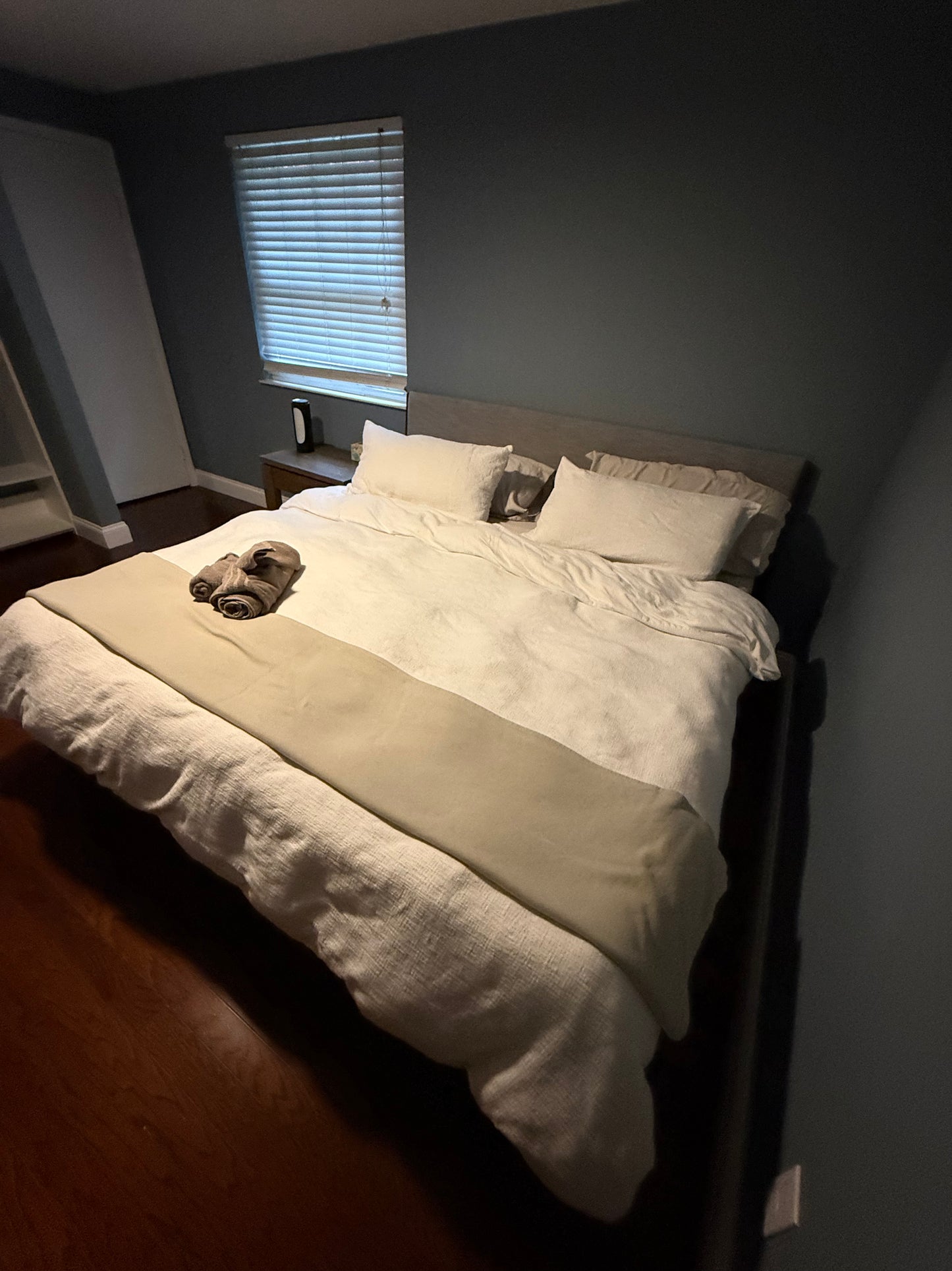 Master Bedroom (upstairs) | 1 King