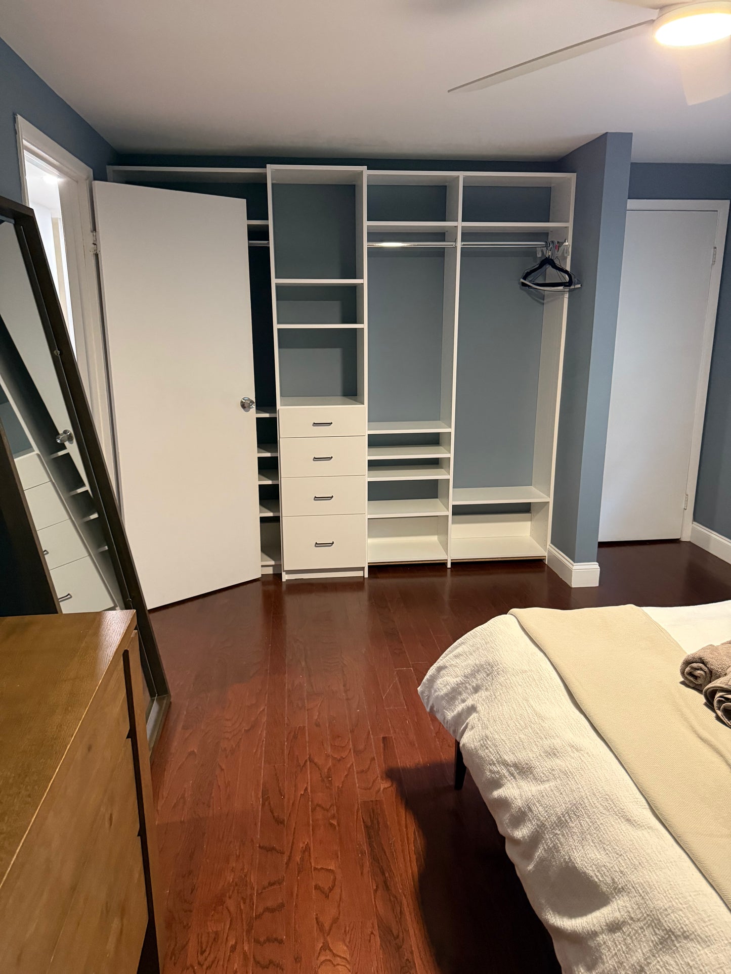 Master Bedroom (upstairs) | 1 King