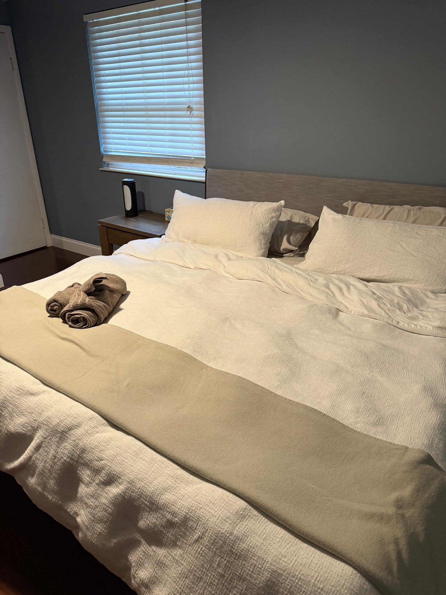 Master Bedroom (upstairs) | 1 King