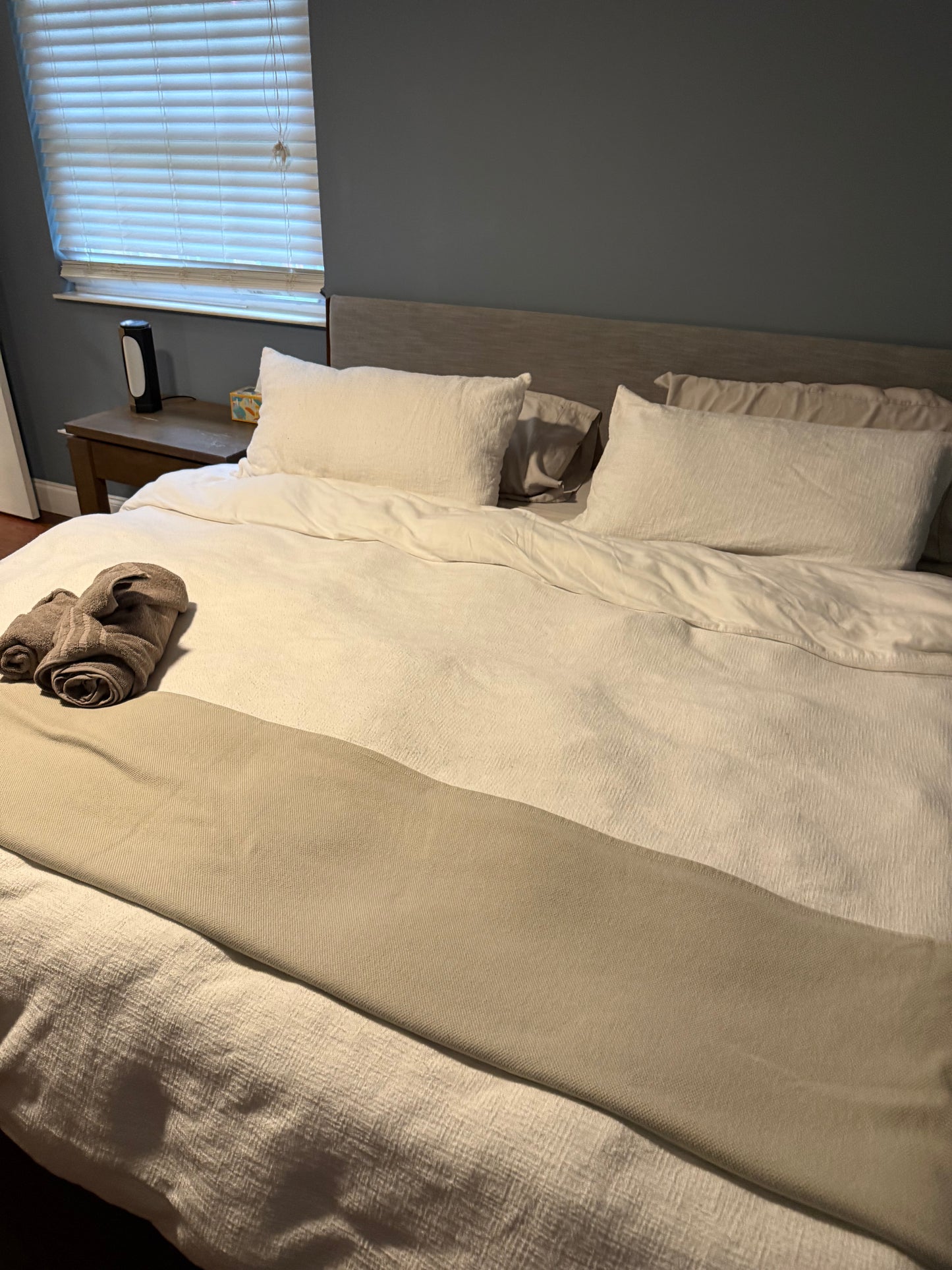 Master Bedroom (upstairs) | 1 King