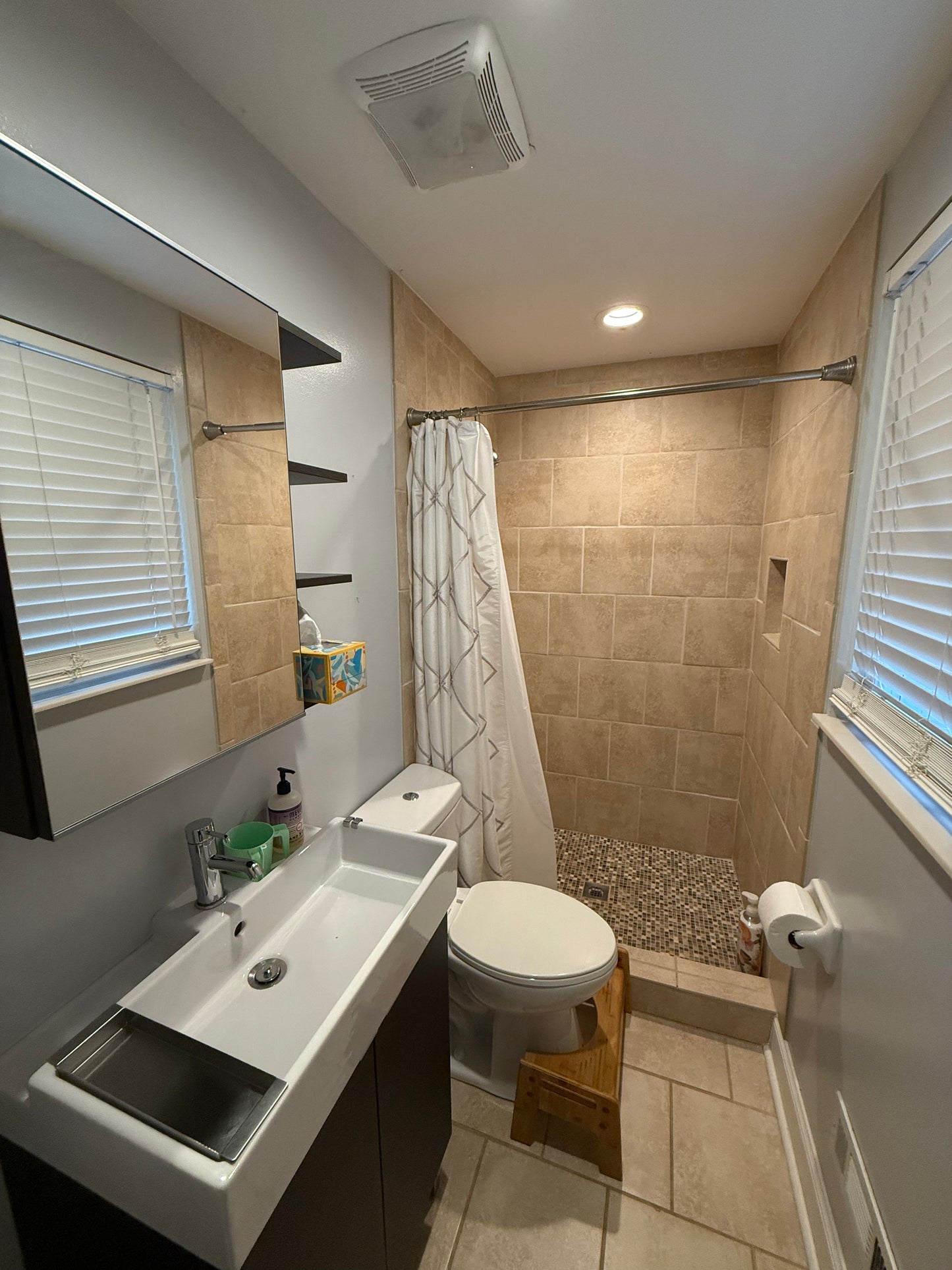 Master Bedroom (upstairs) | 1 King