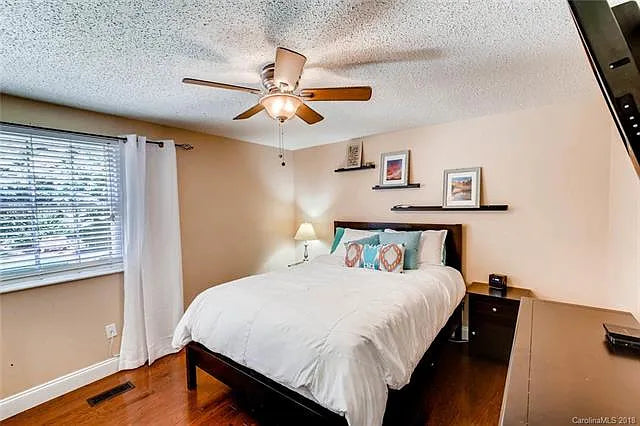 Top Floor | 1 King, 3 Twins, & 1 Crib